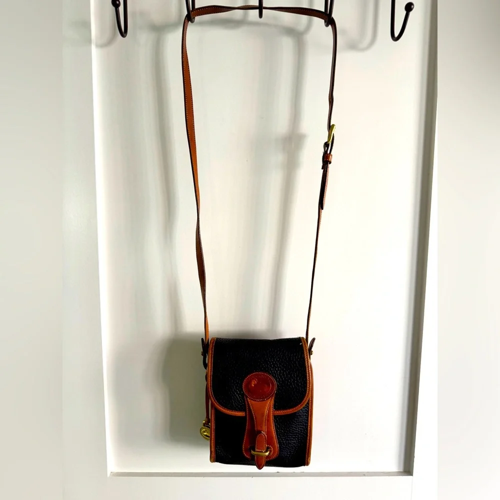Vintage Dooney Bourke Black All Weather Leather Small Essex Crossbody Bag